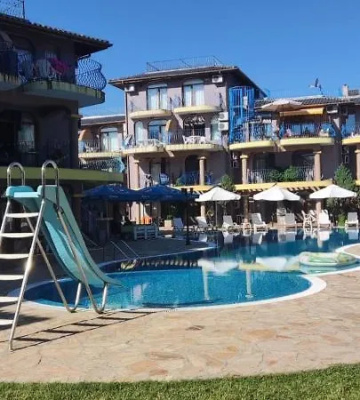 شقة Casa Do Farol - с басейн до плажа на 