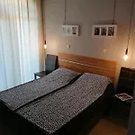 شقة Casa Do Farol - с басейн до плажа на 
